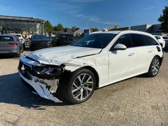 Mercedes E-klasse 300 T Avantgard * KAM - AHK - NAV * picture 4