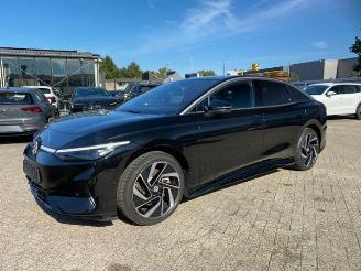 skadebil auto Volkswagen ID.7 Pro * HUD - PANO - KAM - H&K * 2024/7