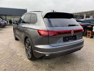 Voiture accidenté Volkswagen Touareg R * PANO - AHK - KAM * 2024/7