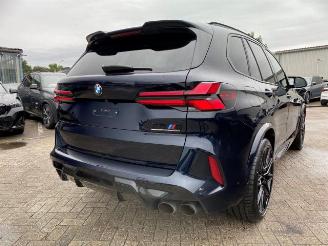 krockskadad bil auto BMW X5 M Competition *B&W - HEAD-UP - PANO - AHK * 2024/9