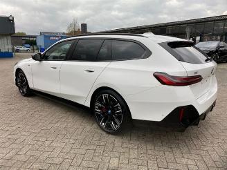 BMW i5 M60 xDrive Touring *HEAD-UP - PANO - AHK* picture 10