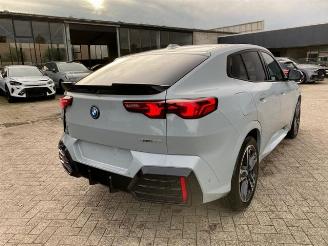 BMW iX2 eDrive20 M Sport *PANO - AHK - KAM - NAVI* picture 6