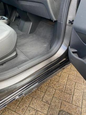 BMW iX 40 xDrive *HEAD-UP - AHK - KAM - NAVI* picture 15