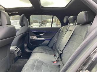 Mercedes E-klasse 300d T 4Matic AMG Lin Prmium*HAD-UP - PANO* picture 16