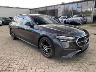 Mercedes E-klasse 300d T 4Matic AMG Lin Prmium*HAD-UP - PANO* picture 10