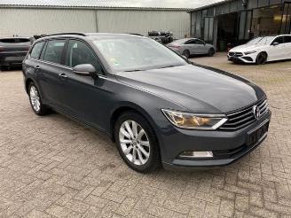 Volkswagen Passat Variant 1.6 TDI Trendline *AHK* picture 10