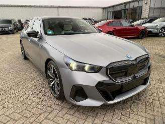 skadebil auto BMW i5 M60 xDrive *HEAD-UP - PANO - 360 KAM - NAVI* 2024/2