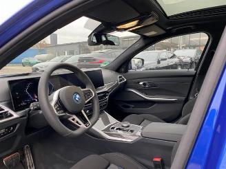 BMW 3-serie 0e Touring M Sport *PANO - HEAD-UP - 60 KAM* picture 14