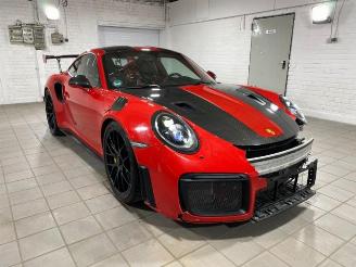 Damaged car Porsche 911 GT2 RS Weissach SCHALENSITZE/KERAMIK/LIFT 2018/1