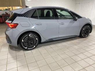 Cupra Born 170kW/82kWh NAVI/360 picture 3