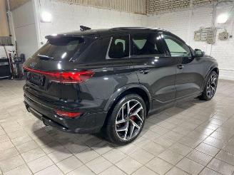 krockskadad bil auto Audi SQ6 e-tron HUD/360/AHK/B&O/NAVI 2024/9