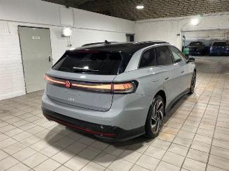 Damaged car Volkswagen ID.7 Tourer Pro PANO/HUD/360/AHK/NAVI 2024/10