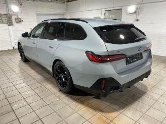 krockskadad bil auto BMW 5-serie e xDrive Touring M Sport Pro PANO/HUD/360/AHK 2025/10
