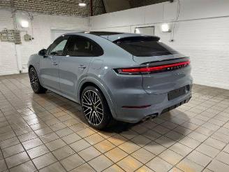 krockskadad bil auto Porsche Cayenne S E-Hybrid Coupe CHRONO/PANO/HUD/AHK/360 2025/2