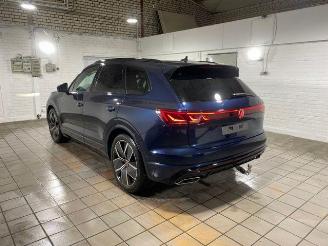 krockskadad bil auto Volkswagen Touareg 3.0 TDI 4Motion R-Line STANDHZG/PANO/HUD 2024/6