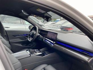 BMW i5 M60 xDrive HUD/360/H&K/NAVI picture 18