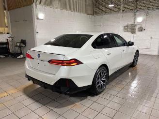 krockskadad bil auto BMW i5 M60 xDrive HUD/360/H&K/NAVI 2025/7