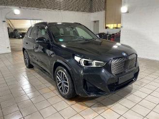 krockskadad bil auto BMW iX1 eDrive20 M Sport KAM/NAVI 2024/7