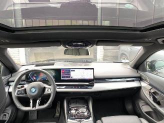 BMW 5-serie e Touring M Sport Pro PANO/HUD/AHK/360/B&W picture 19