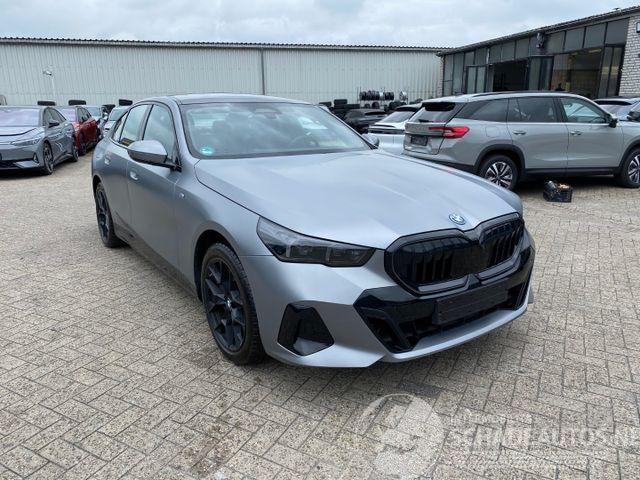 BMW i5 xDrive40 M Sport Pro PANO/HUD/AHK/360/NAVI