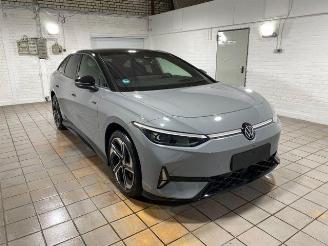 krockskadad bil auto Volkswagen ID.7 GTX 4Motion HUD/AHK/360/NAVI 2025/2