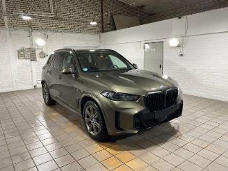 krockskadad bil auto BMW X5 xDrive50e M Sport Pro PANO/HUD/AHK/360/H&K 2025/9