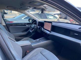 Volkswagen Passat Variant 2.0 TDI DSG Business HUD/AHK/SH picture 20
