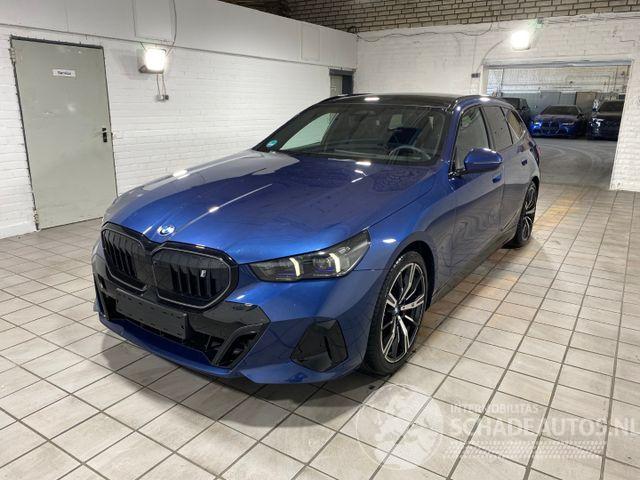 BMW i5 xDrive40 Touring M Sport Pro PANO/HUD/360/B&W