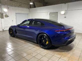 damaged passenger cars Porsche Taycan Turbo S KERAMIK/CHRONO/PANO/HUD/360/BOSE 2023/1