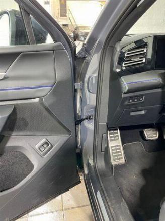 Volkswagen Tiguan 2.0 TDI DSG 4Motion R-Line AHK/360/NAVI picture 21