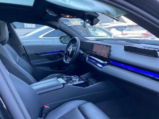 BMW i5 xDrive40 M Sport Pro PANO/HUD/AHK/360/B&W picture 20