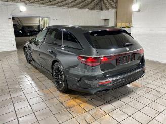Voiture accidenté Mercedes E-klasse 450d T 4Matic AMG Lin Prmium Plus PANO/HUD 2026/6
