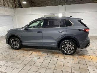 Volkswagen Tiguan 2.0 TDI DSG 4Motion R-LinePANO/360/NAVI picture 3