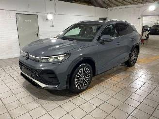 Volkswagen Tiguan 2.0 TDI DSG 4Motion R-LinePANO/360/NAVI picture 2