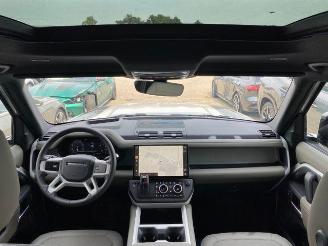 Land Rover Defender S 110 D200 AWD PANO/HUD/360/NAVI picture 17