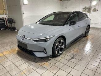 Unfallwagen Volkswagen ID.7 Tourer GTX 4Motion PANO/HUD/AHK/360/H&K 2025/3
