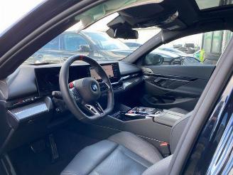 BMW M5 Limousine PANO/HUD/AHK/360/B&W/NAVI picture 19
