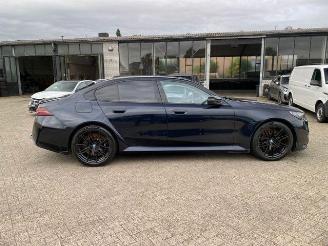 BMW M5 Limousine PANO/HUD/AHK/360/B&W/NAVI picture 3
