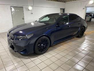 BMW M5 Limousine PANO/HUD/360/AHK/B&W/NAVI picture 2