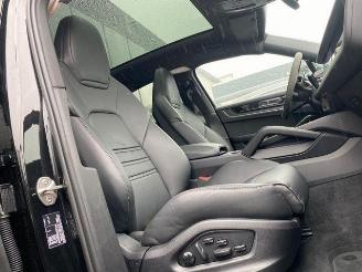 Porsche Cayenne S E-Hybrid Coupe CHRONO/PANO/HUD/AHK/360 picture 19