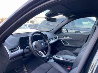 BMW iX1 xDrive30 M Sport Pro HUD/AHK/360/NAVI picture 13