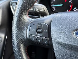Damaged car Ford Fiesta ST-Line | Cruise | Stoelverwarming | CarPlay | 2019/9
