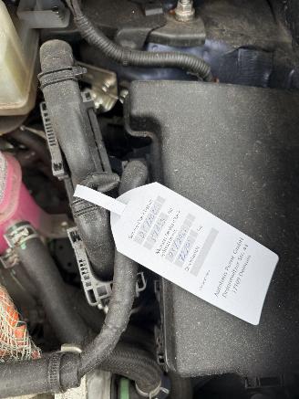 Toyota Auris 1.8 Hybrid | Camera | Clima | Unieke km stand | picture 17