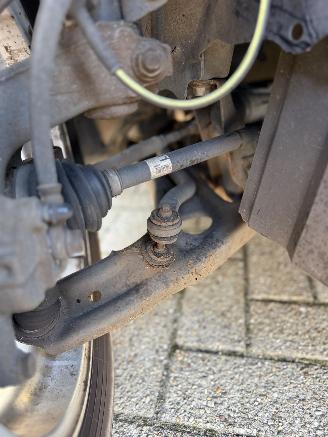 damaged passenger cars Toyota Aygo 2013 | Navi | LM | 5 Deurs | Lage Km | 2013/10