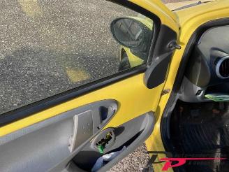 Peugeot 107 107, Hatchback, 2005 / 2014 1.0 12V picture 8