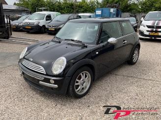 Unfallwagen Mini Mini Mini (R50/53), Hatchback, 2001 / 2007 1.6 16V One 2001/9
