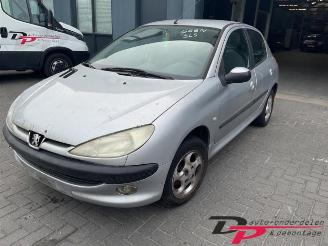 Vrakbiler auto Peugeot 206 206 (2A/C/H/J/S), Hatchback, 1998 / 2012 1.4 XR,XS,XT,Gentry 2003/1