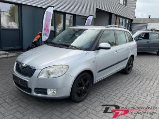 Salvage car Skoda Fabia Fabia II Combi, Combi 5-drs, 2007 / 2014 1.4i 16V 2008/10