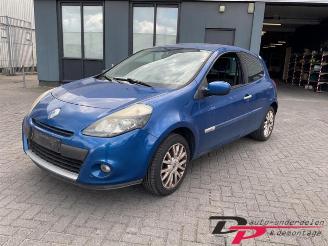 Vrakbiler auto Renault Clio Clio III (BR/CR), Hatchback, 2005 / 2014 1.2 16V 75 2009/6