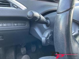 Peugeot 2008 2008 (CU), MPV, 2013 / 2019 1.2 Vti 12V PureTech 82 picture 6